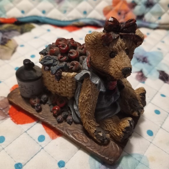 Boyd's Bears and Friends Figurine Set - Picture 5 of 8